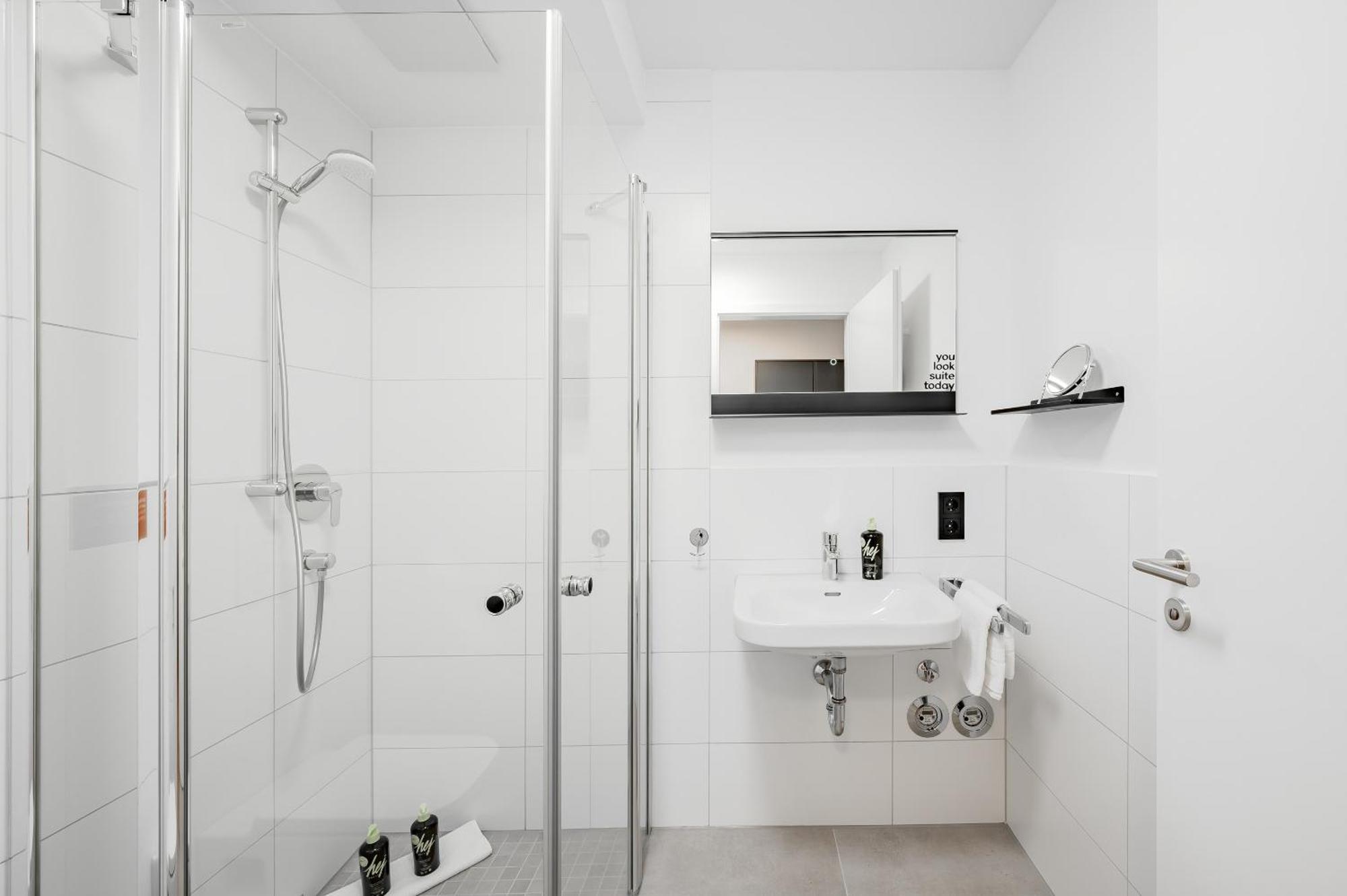 Limehome Metzingen Wilhelmstr Phòng bức ảnh