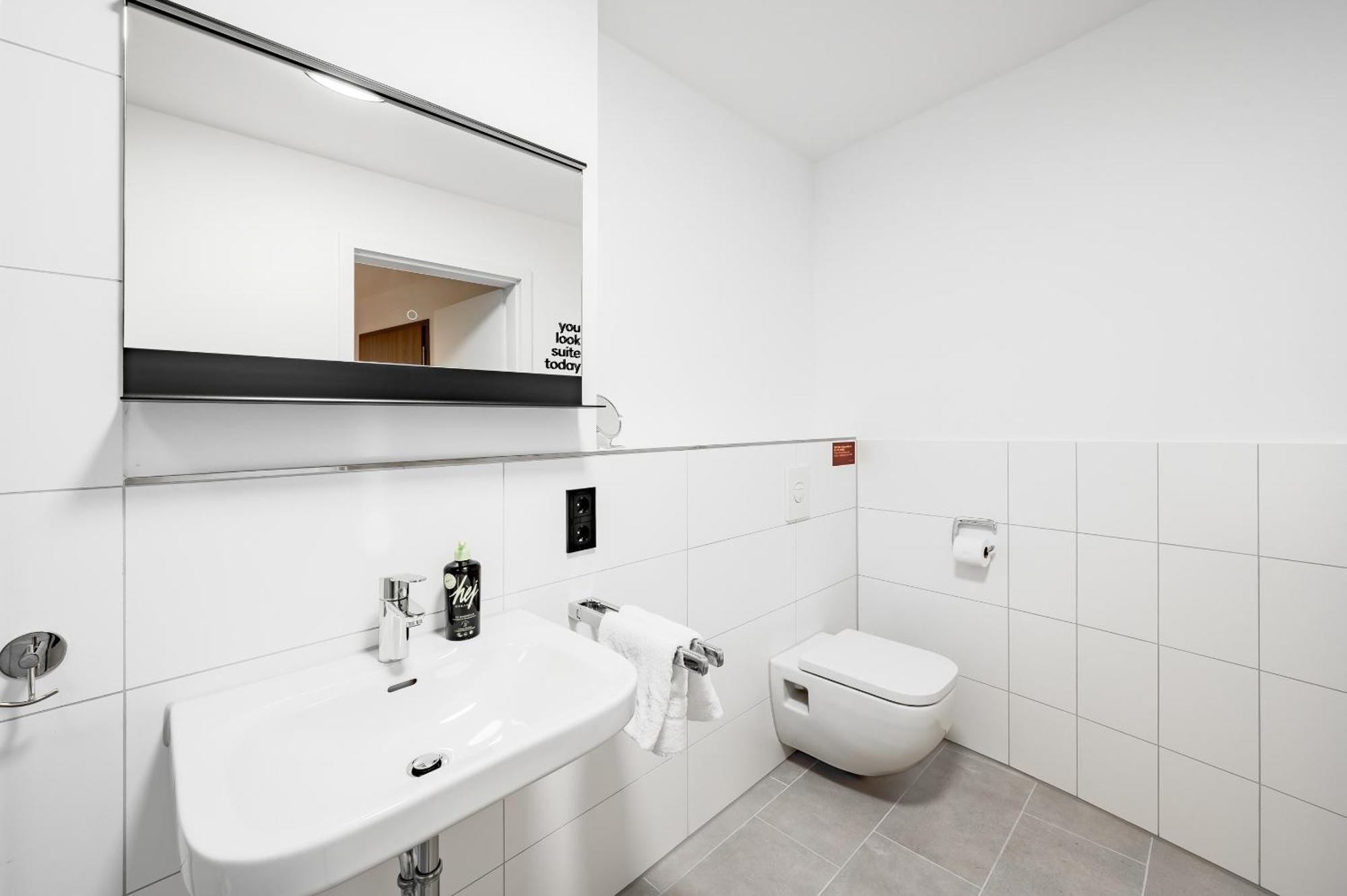 Limehome Metzingen Wilhelmstr Phòng bức ảnh